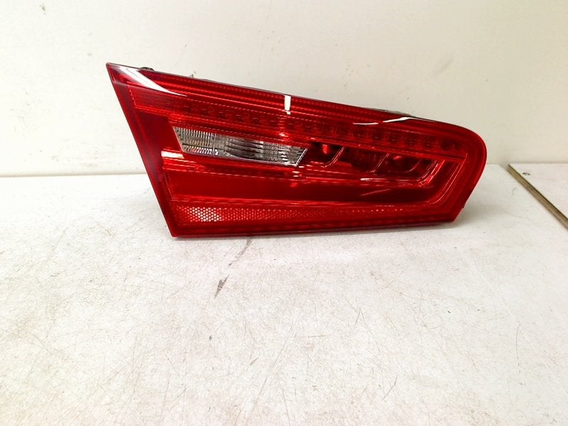 Achterlicht Links Binnen led 3 deurs A3 (8V1/8VK) 2013, Auto-onderdelen, Gebruikt, Auto-Union-Straße  1, Ingolstadt 85057, , Duitsland