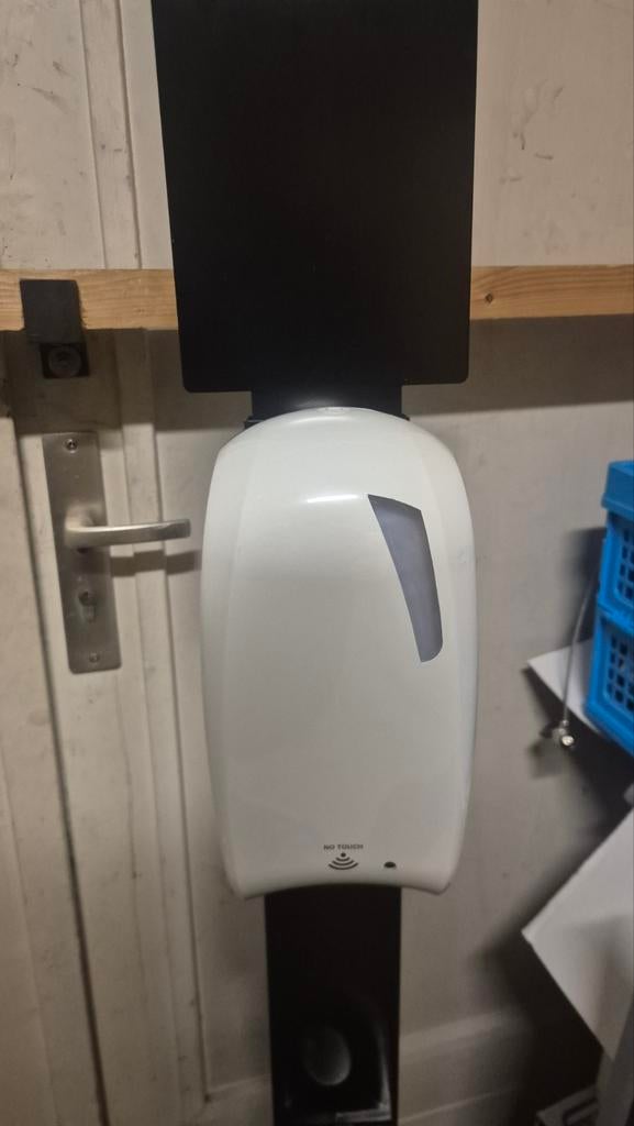 Handzeep dispenser, Ophalen