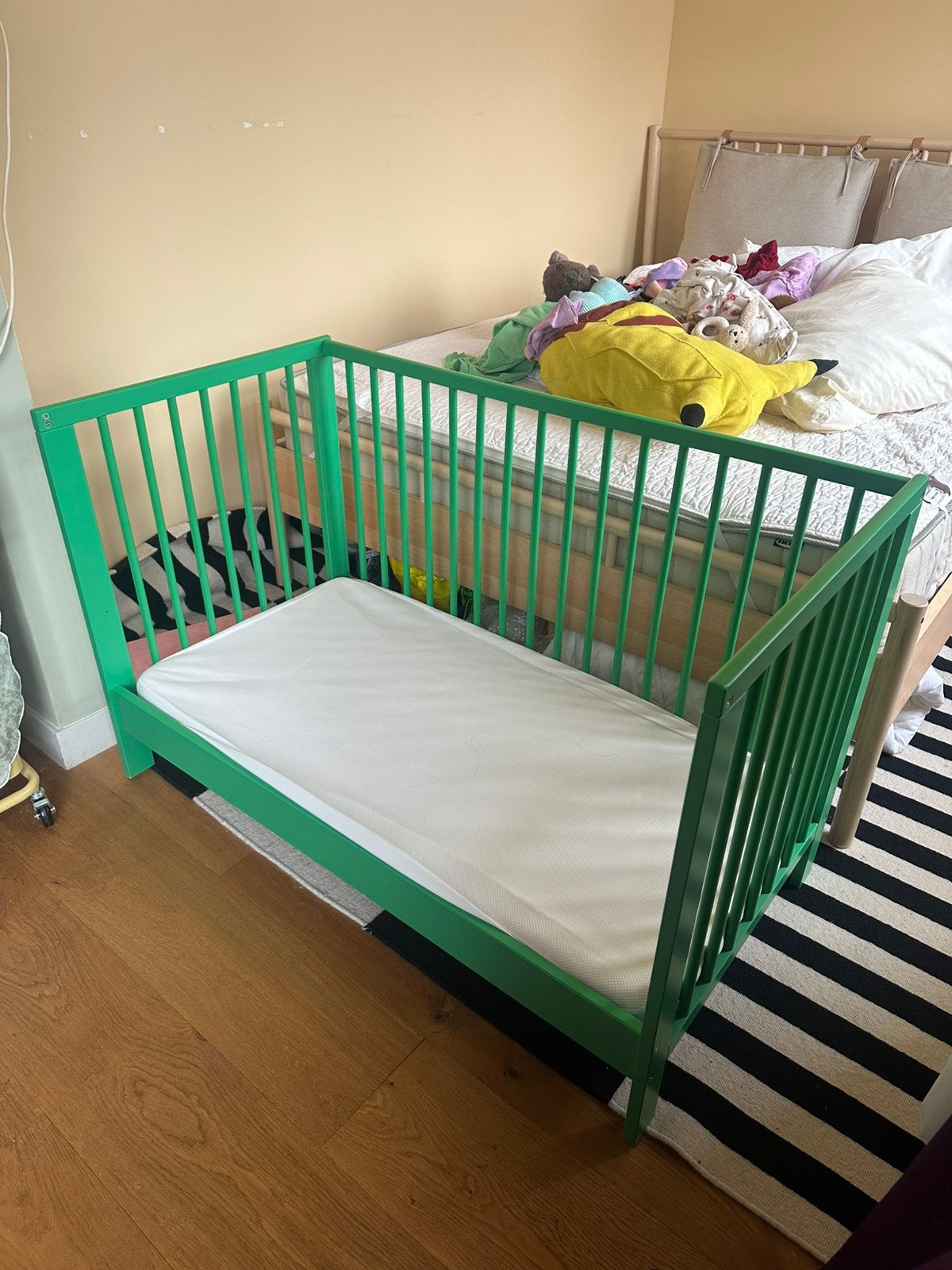 IKEA Gulliver babybed incl Nattapa zijsteun, Kinderen en Baby's, Kinderkamer | Bedden, Ophalen, Zo goed als nieuw, Minder dan 140 cm