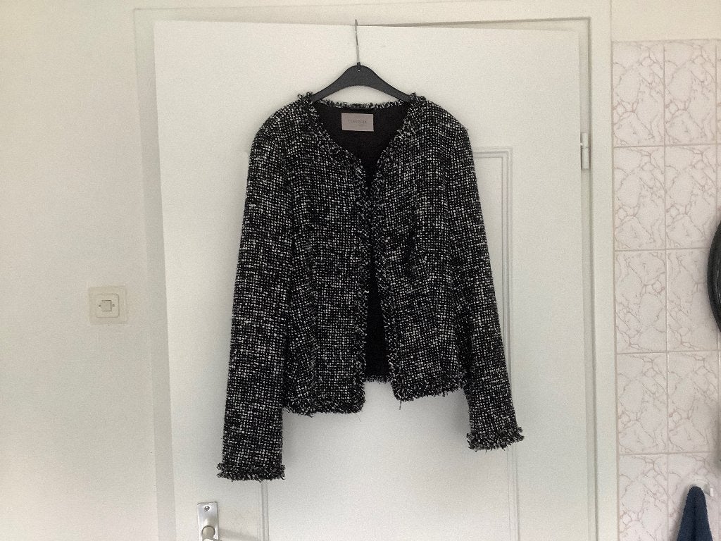 Jasje volledig gevoerd, Kleding | Dames, Maat 38/40 (M), Zwart, Ophalen of Verzenden, Zo goed als nieuw