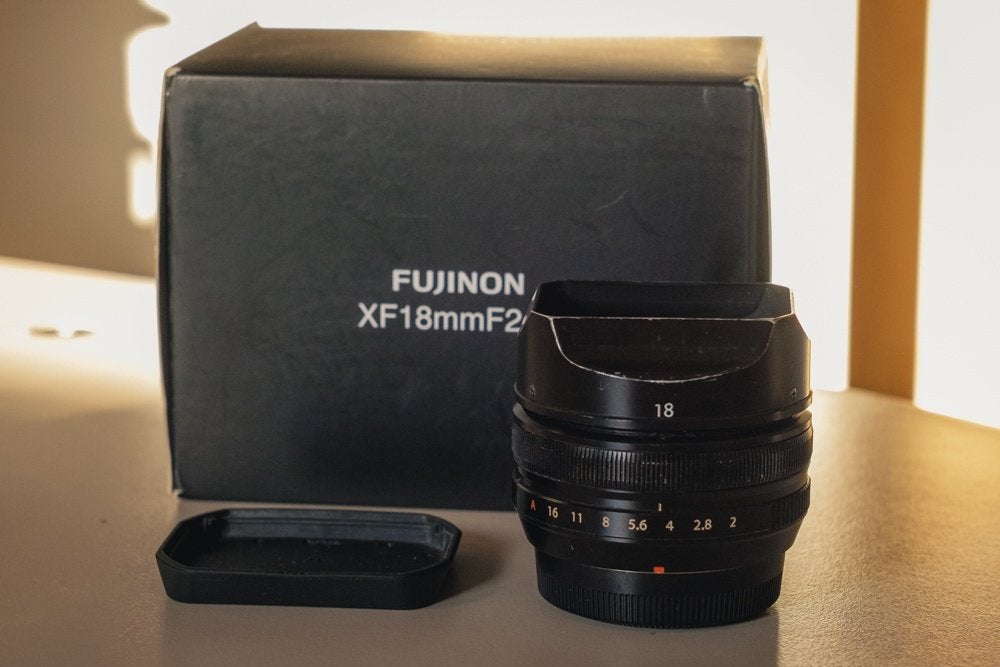 Fujinon 18mm 2.0 R, Fujifilm, 18 mm, Zo goed als nieuw, Groothoeklens