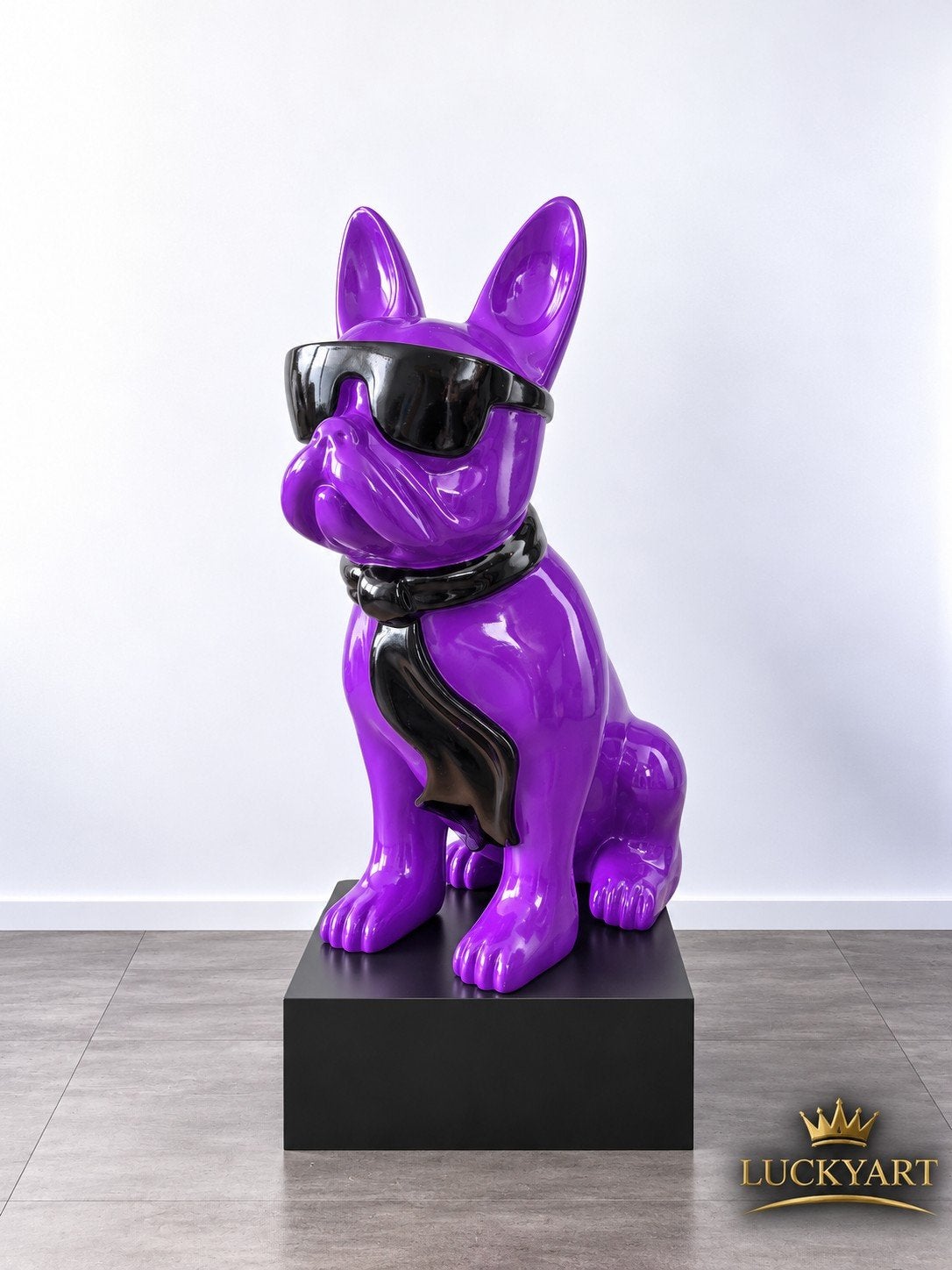 Zittende Hond met Bril 60 cm – Polyester Beeld – €70, Ophalen