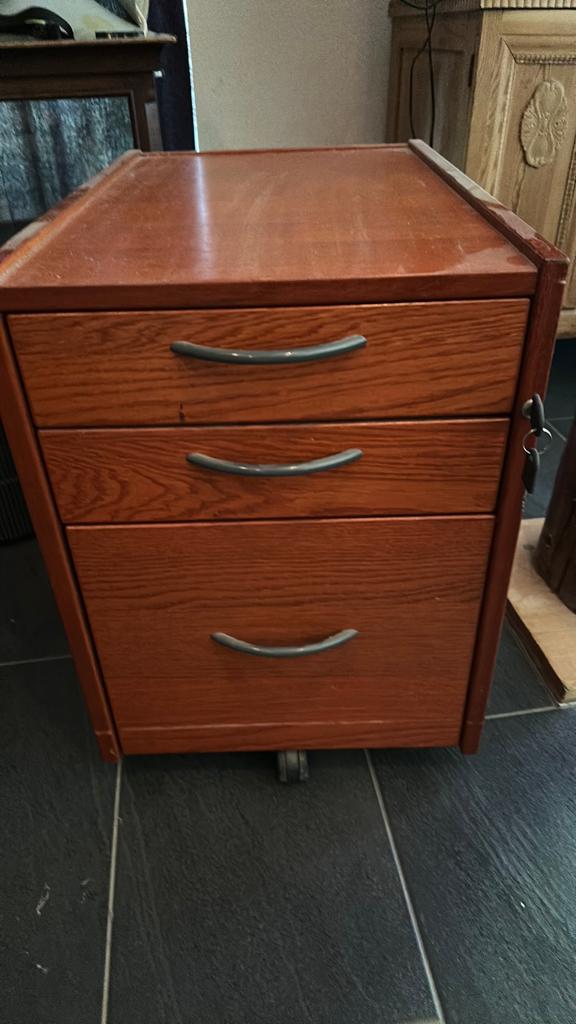Kastje voor op kantoor, Ophalen, Minder dan 50 cm, Gebruikt, 3 of 4 laden