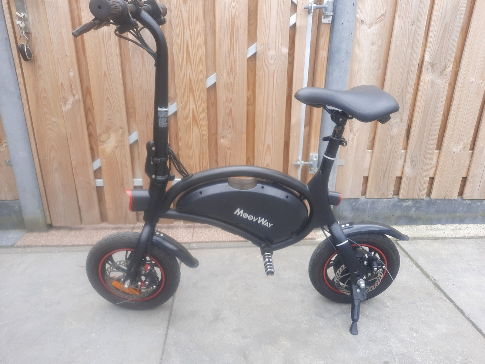 Minibike MoovWay met gashendel en oplader, Ophalen, Overige typen, Zo goed als nieuw, Schijfrem
