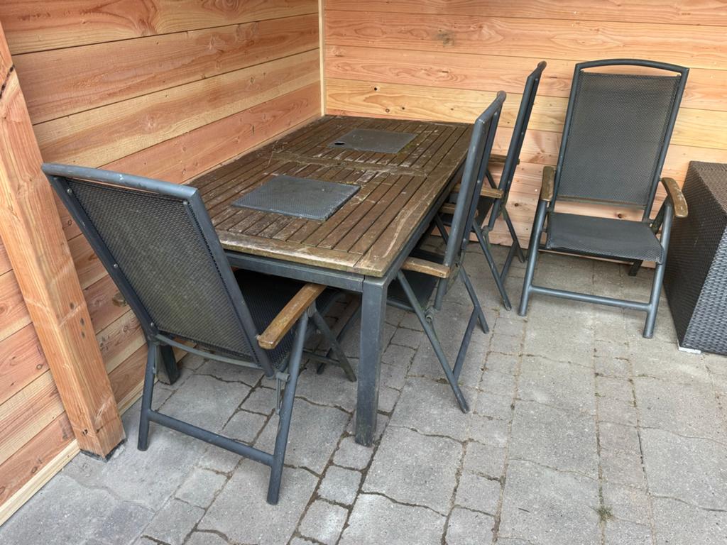 Tuinset met houten tafel en metalen stoelen, Tuin en Terras, Tuinsets en Loungesets, 4 zitplaatsen, Gebruikt, Eettafel, Ophalen of Verzenden