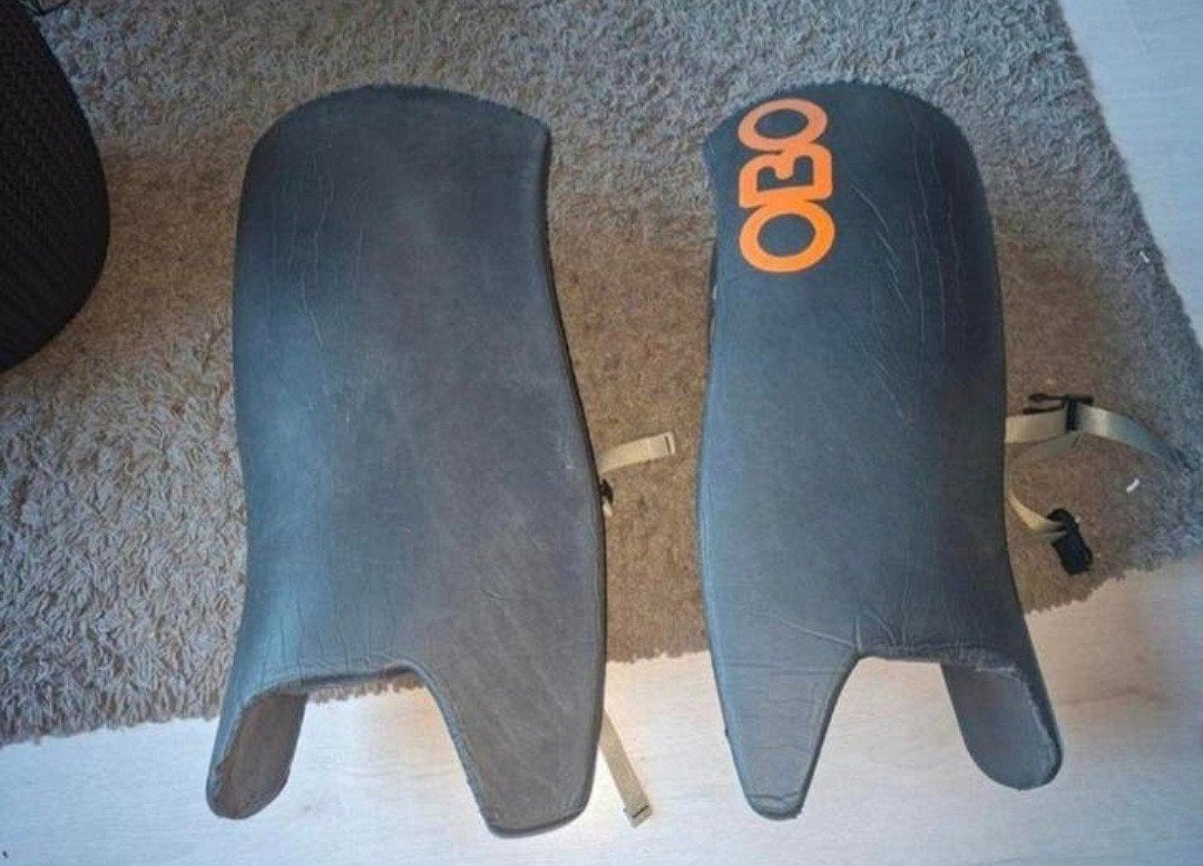 OBO Goalie Legguards Hockey Keeper - Maat M met zaalhoezen, Ophalen, Gebruikt, Kleding