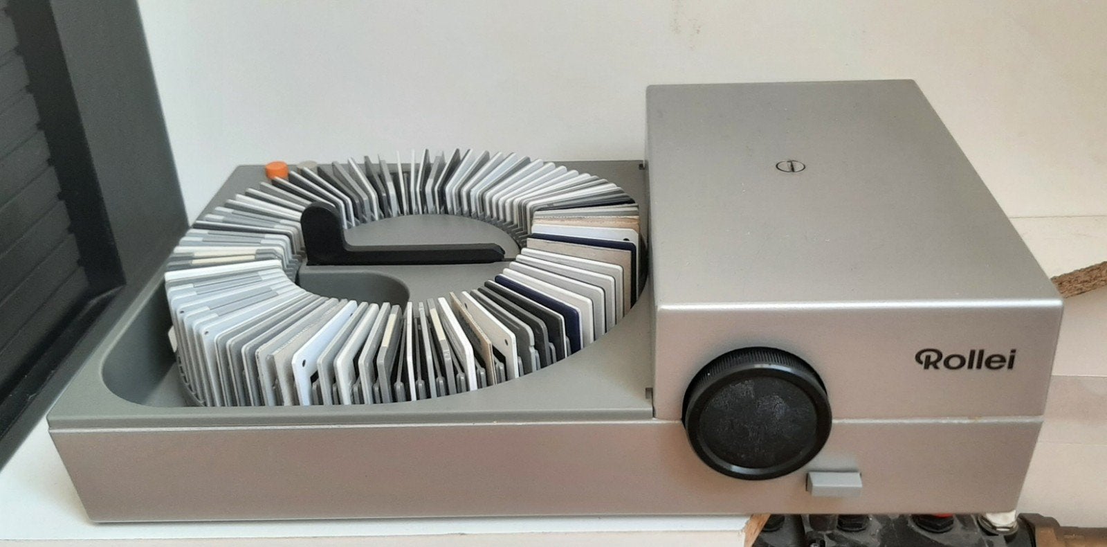 Rollei P35 Dia-Projector met koffer en 3 extra caroussels, Ophalen, Gebruikt