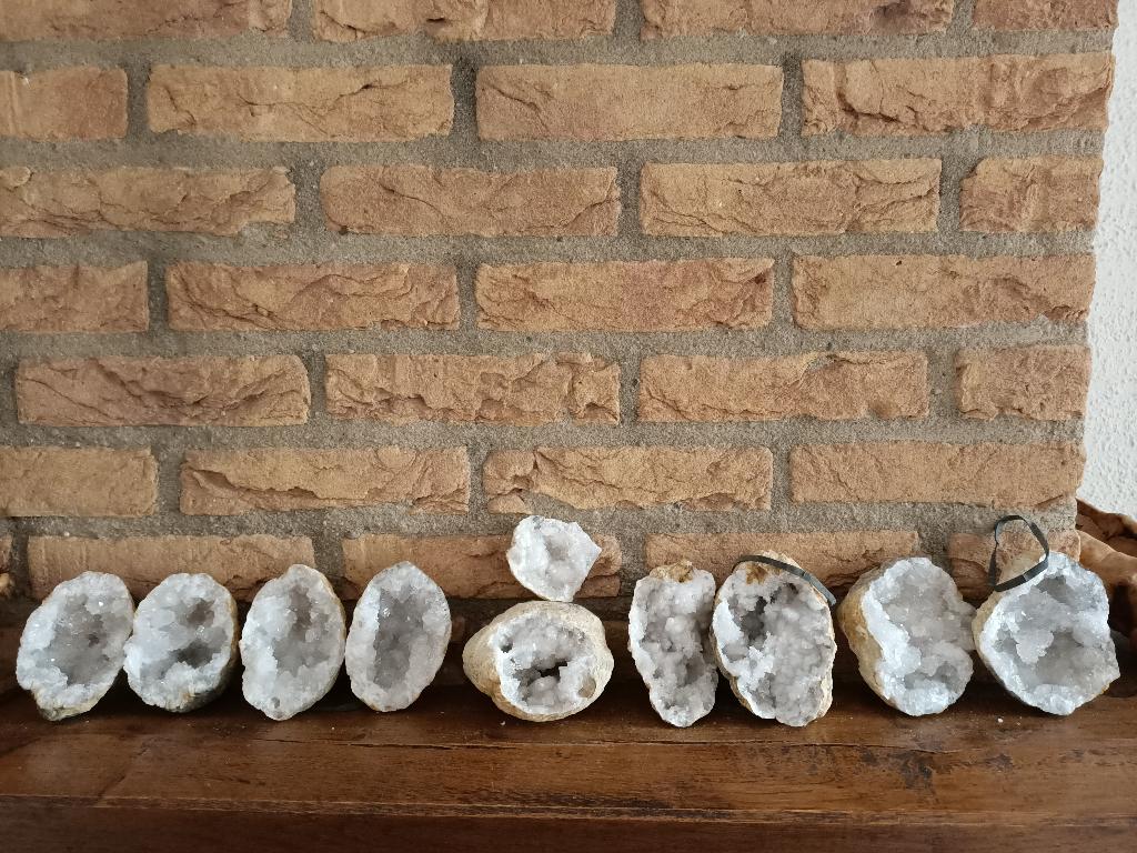 (43) Gekraakte mineraal bollen dus 5 x 2 helften, Verzenden, Mineraal