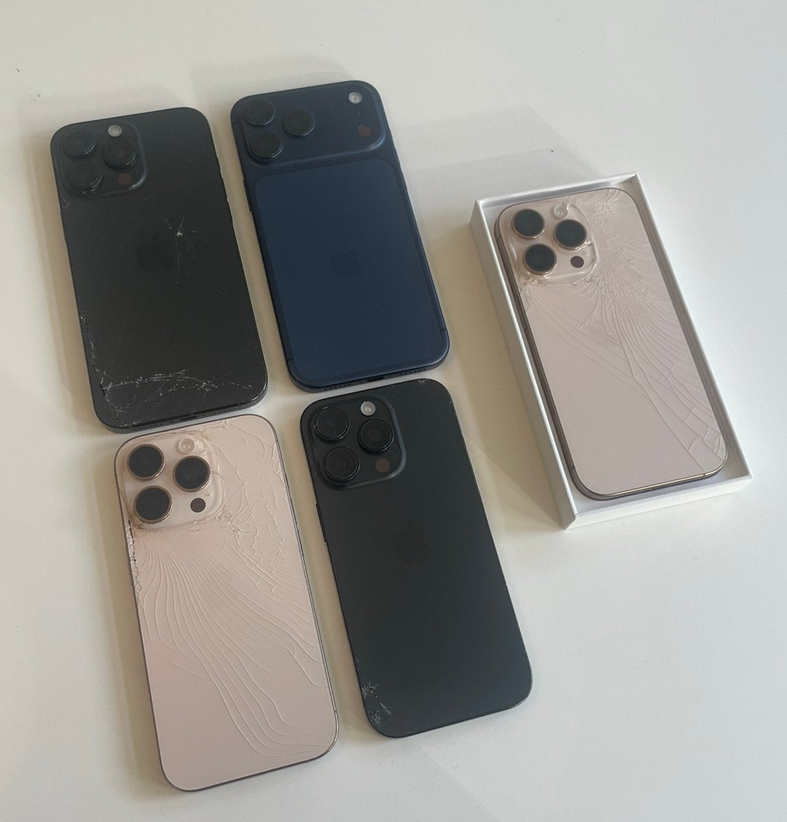 Partij Beschadigde Iphones: 16 pro’s, 16 Pro Max,, Ophalen of Verzenden, Zo goed als nieuw, Goud, 256 GB