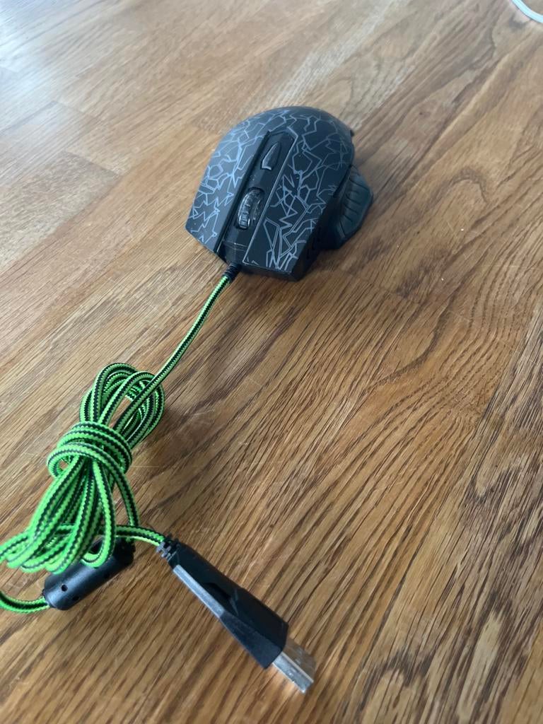 Bedrade Gaming Muis met Groene Kabel - Zo goed als nieuw, Computers en Software, Muizen, Muis, Gaming muis, Ophalen of Verzenden