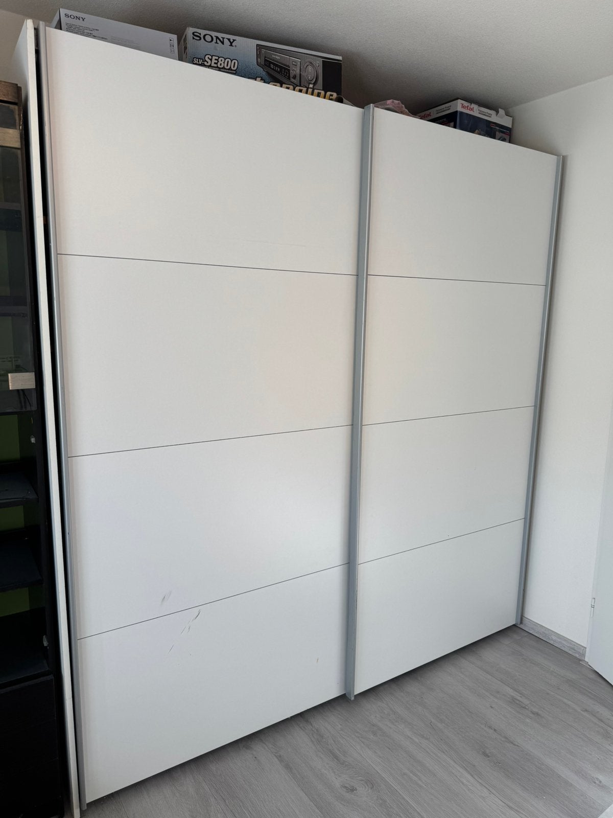 Mooie ruime IKEA PAX kledingkast met witte schuifdeuren., Ophalen, Gebruikt, 200 cm of meer, Met plank(en)