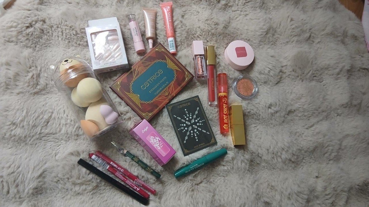 make-up pakket: oogschaduw, lippenstift, nagels en meer, Ophalen, Overige kleuren, Gehele gezicht, Zo goed als nieuw