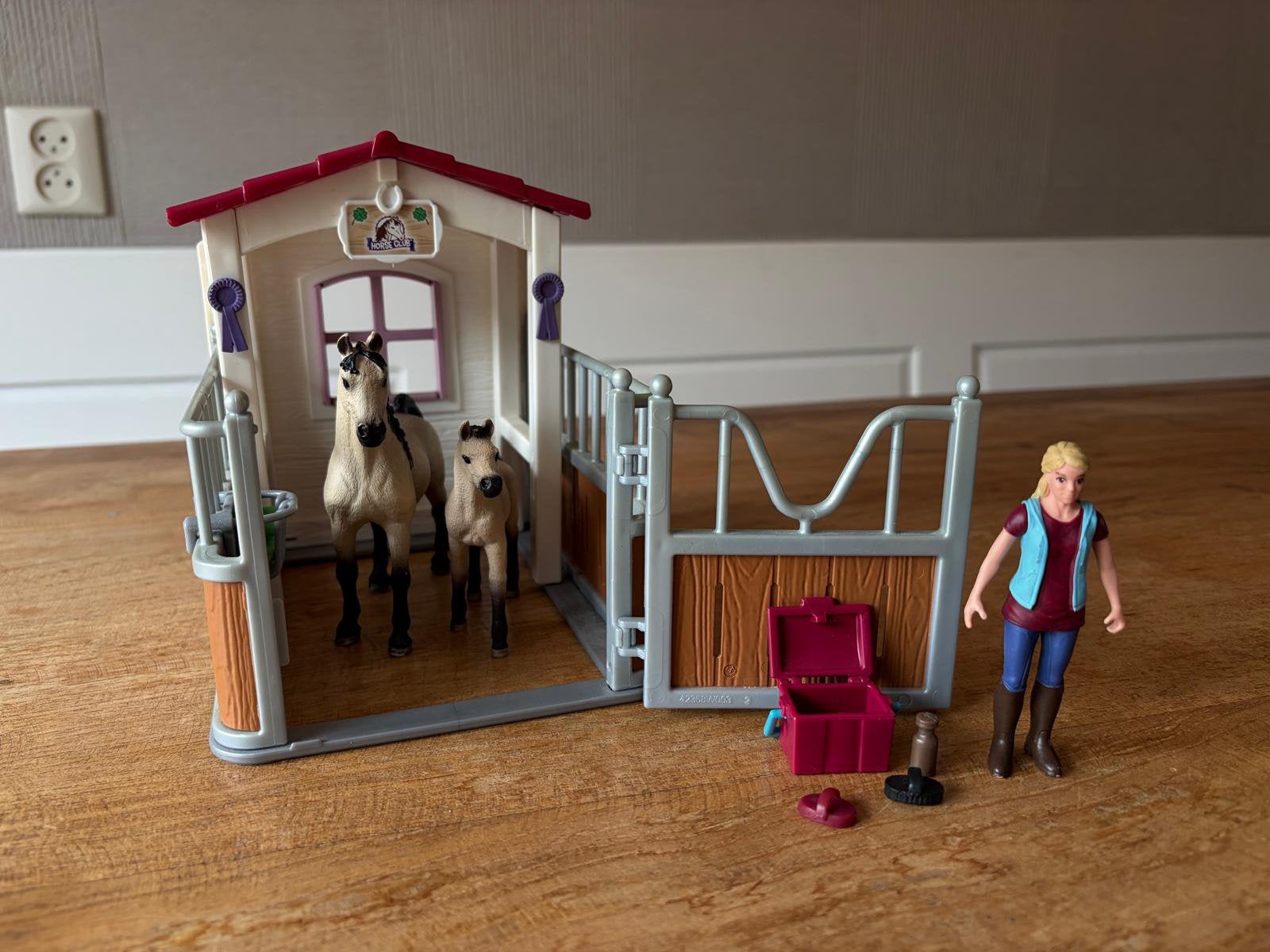 Paardenbox met Arabische merrie en veulen, Ophalen of Verzenden, Zo goed als nieuw