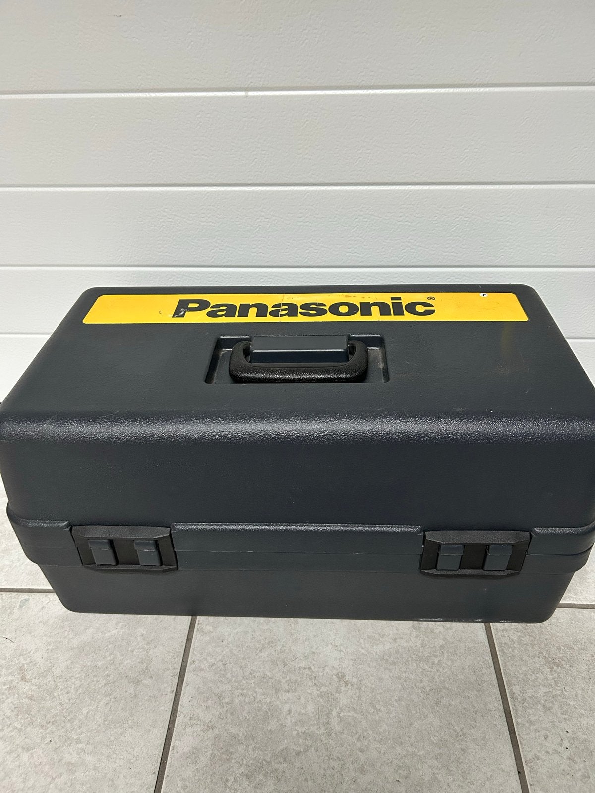Panasonic EY3530 15.6V Metaalzaag met Accu en Lader, Doe-het-zelf en Verbouw, Ophalen, Gebruikt, Cirkelzaag, 30 tot 70 mm