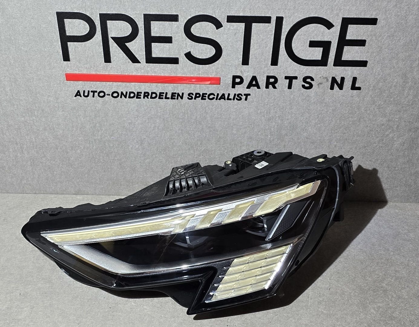 Koplamp Audi A3 8Y S3 VOLL LED MATRIX LINKS 8Y0941035 COMPLE, Gebruikt, -, -, -