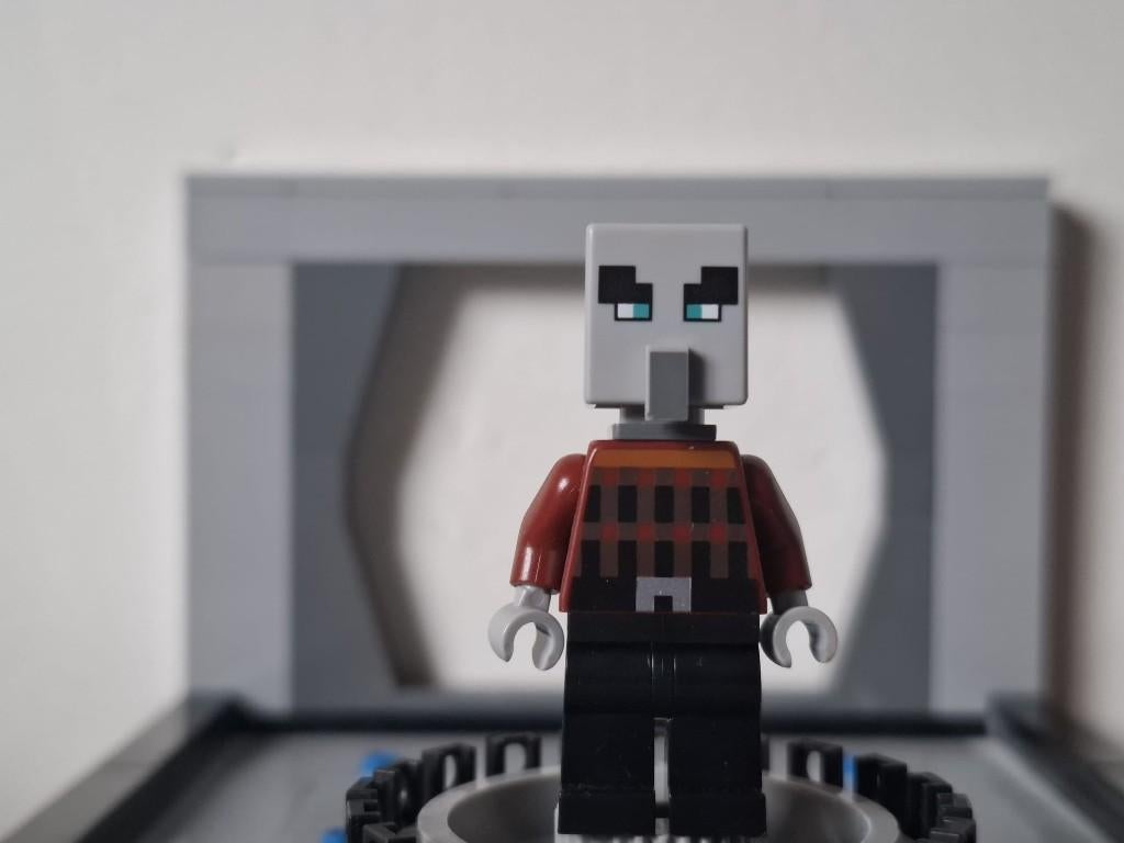 LEGO Minecraft - minifiguur - min195 - Illager (Pillager), Lego, Ophalen of Verzenden, Zo goed als nieuw, Minifiguur
