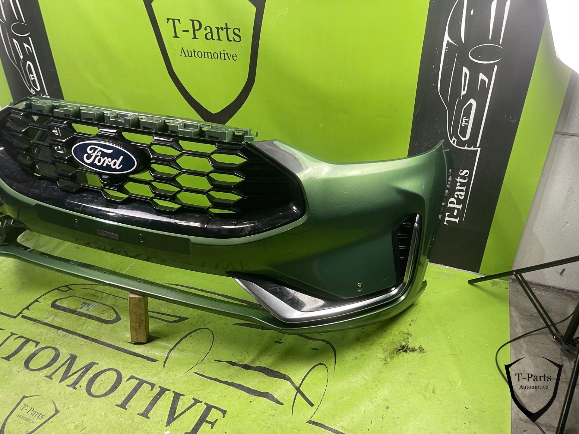 ford kuga 2024+ voorbumper bumper, Auto-onderdelen, Gebruikt, Info@ford.com, Ophalen of Verzenden, Ford