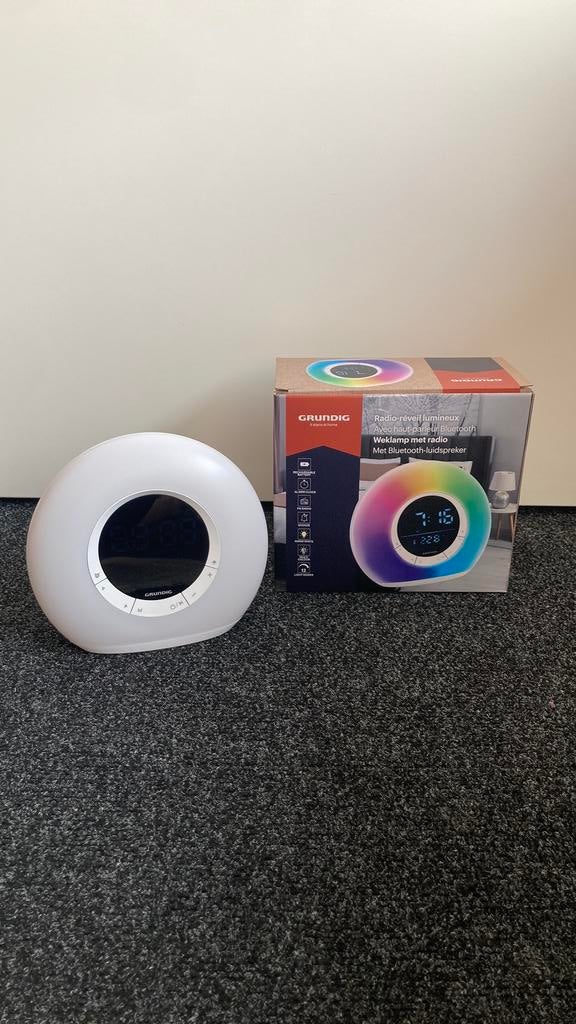 Wekker Weklamp met radio Grundig, Witgoed en Apparatuur, Wekkers, Verzenden, Nieuw