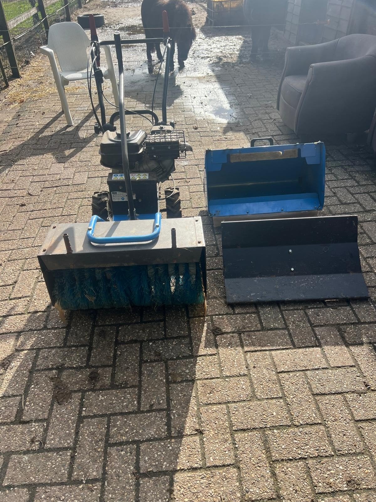 Gude Veegmachine met opvangbak en sneeuwschuif, Ophalen of Verzenden