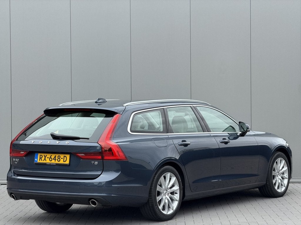 Volvo V90 2.0 T5 90th Anniversary Edition | Leder | Keyless, 15 km/l, Euro 6, 4 cilinders, Blauw