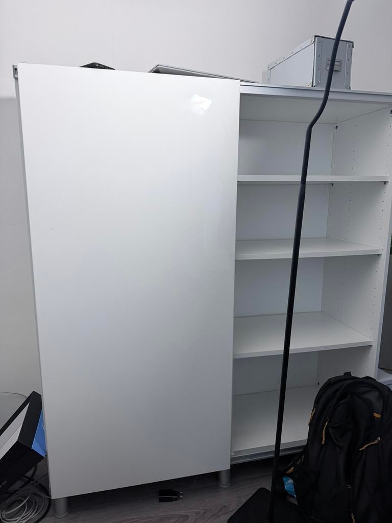 Ikea kast met schuifdeur, Huis en Inrichting, Kasten | Roldeurkasten en Archiefkasten, Ophalen, Zo goed als nieuw, 25 tot 50 cm