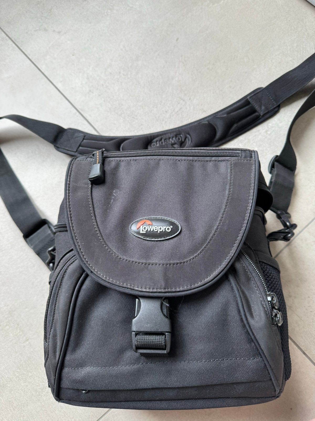 Lowepro Nova 2 AW cameratas - Zwart, gebruikt, Audio, Tv en Foto, Fotografie | Fototassen, Gevoerd, Ophalen of Verzenden, Zwart
