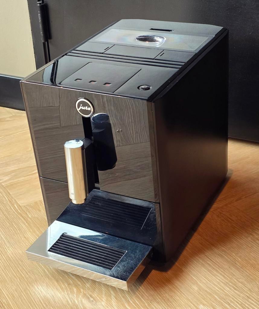 JURA A1 - refurbished - 6 maanden garantie, Afneembaar waterreservoir, Ophalen of Verzenden, 2 tot 4 kopjes, Gemalen koffie
