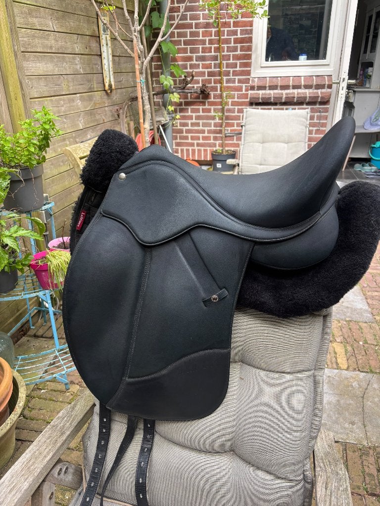 Wintec Isabel Werth zadel 17 inch dressuur, Dieren en Toebehoren, Ophalen of Verzenden, Zo goed als nieuw, Dressuur