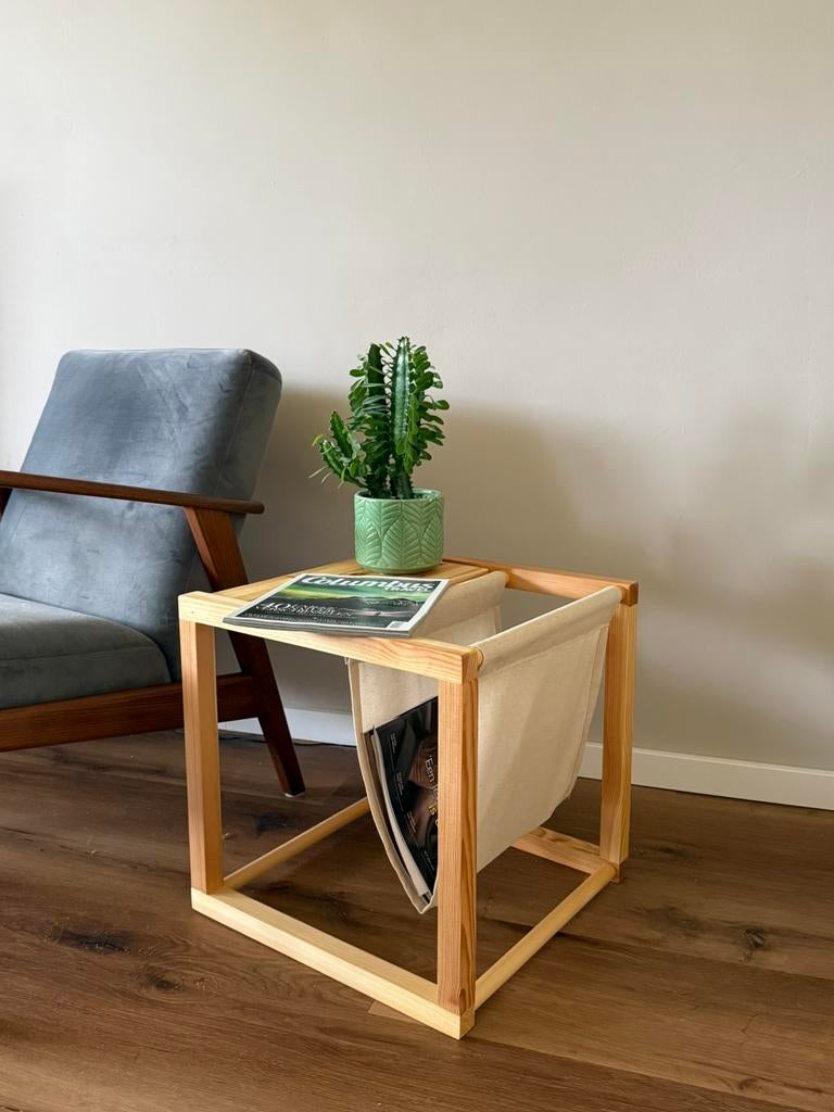 Kubus bijzettafel met tijdschriftenhouder, Huis en Inrichting, Ophalen, Zo goed als nieuw, Minder dan 55 cm, Minder dan 45 cm