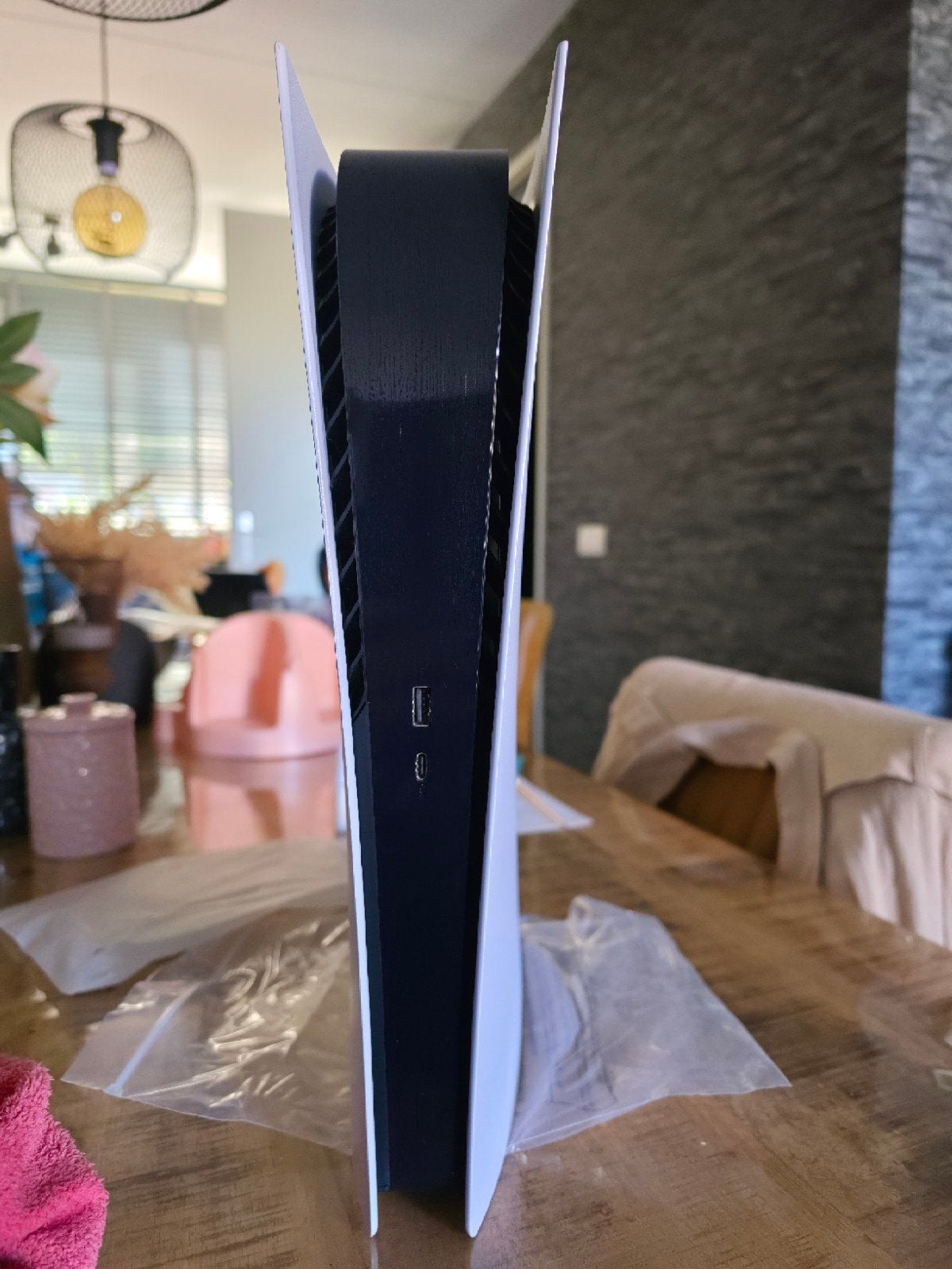 ps5 met charging station, Spelcomputers en Games, Spelcomputers | Sony PlayStation 5, Ophalen, Zo goed als nieuw