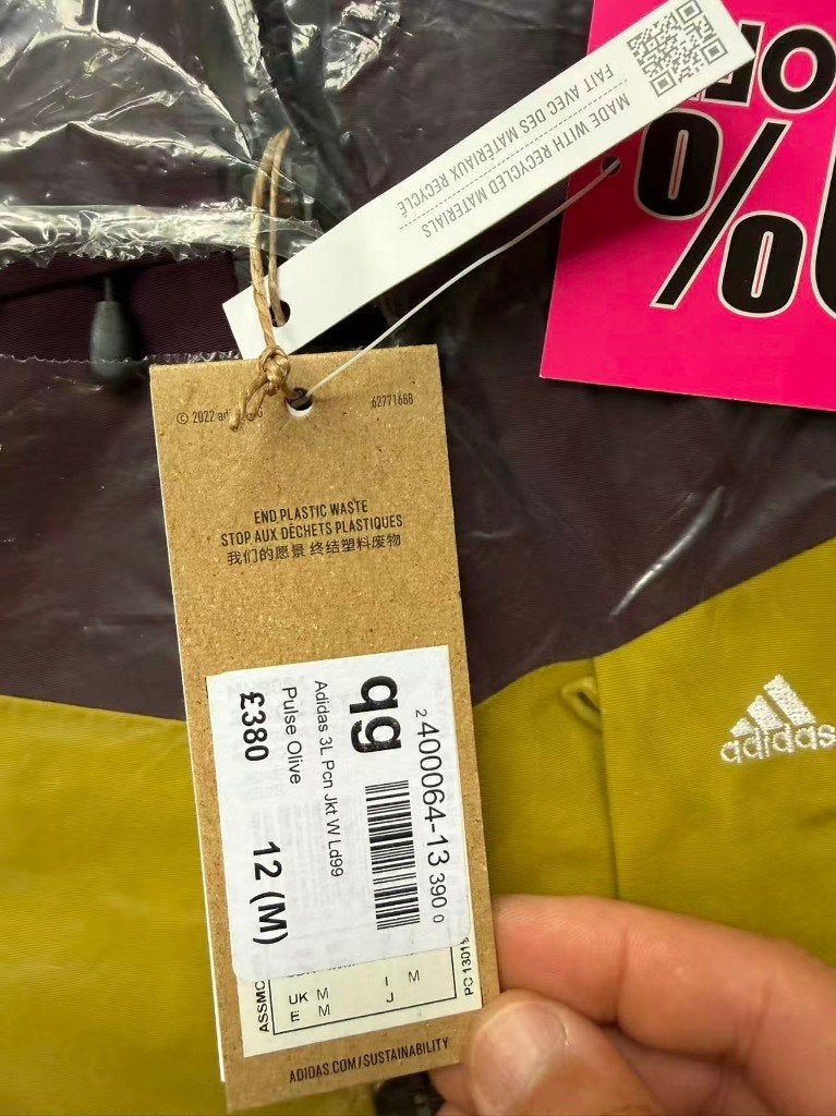 Nieuwe adidas Terrex jassen & sneeuwbroeken maat M, Ophalen, Nieuw, Kleding