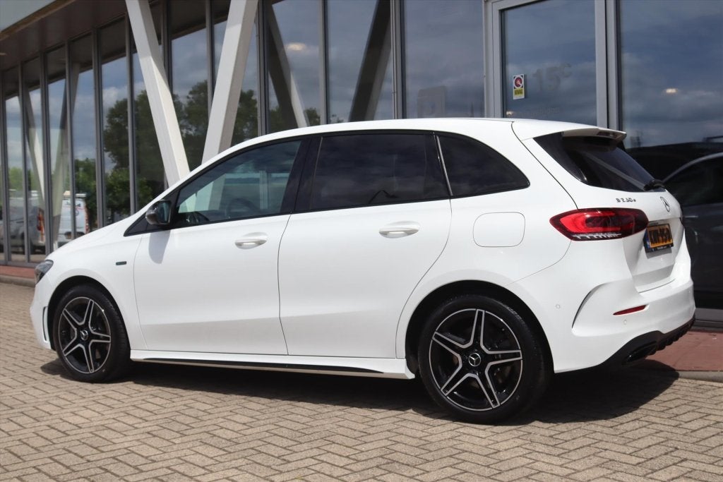 Mercedes-Benz B-Klasse B250e 218PK AUTOMAAT AMG NIGHT Navi |, Gebruikt, 4 cilinders, Wit, Bedrijf