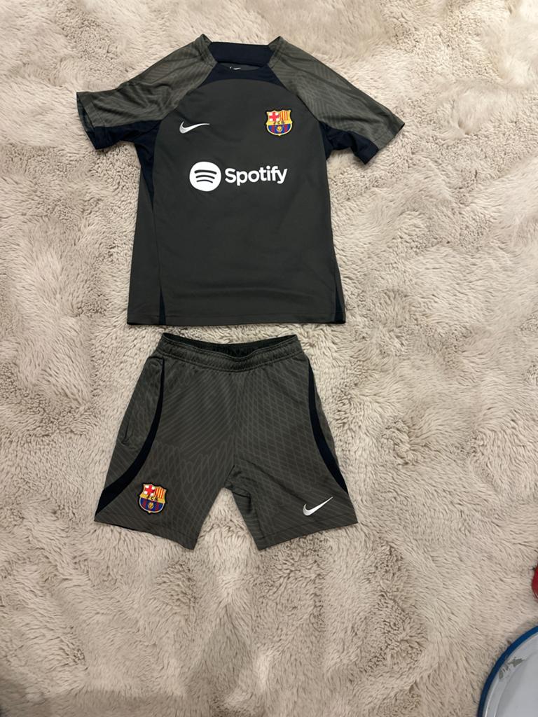 FC Barcelona Voetbalpak - Zo goed als nieuw, Zwart, Overige maten, Ophalen of Verzenden, Zo goed als nieuw