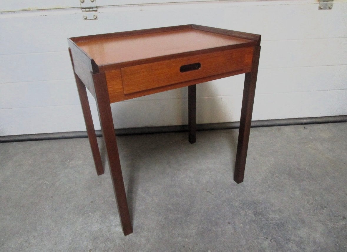 Teak houten tafeltje/nachtkastje, Huis en Inrichting, Tafels | Sidetables, Ophalen, Teakhout, Zo goed als nieuw, 25 tot 50 cm