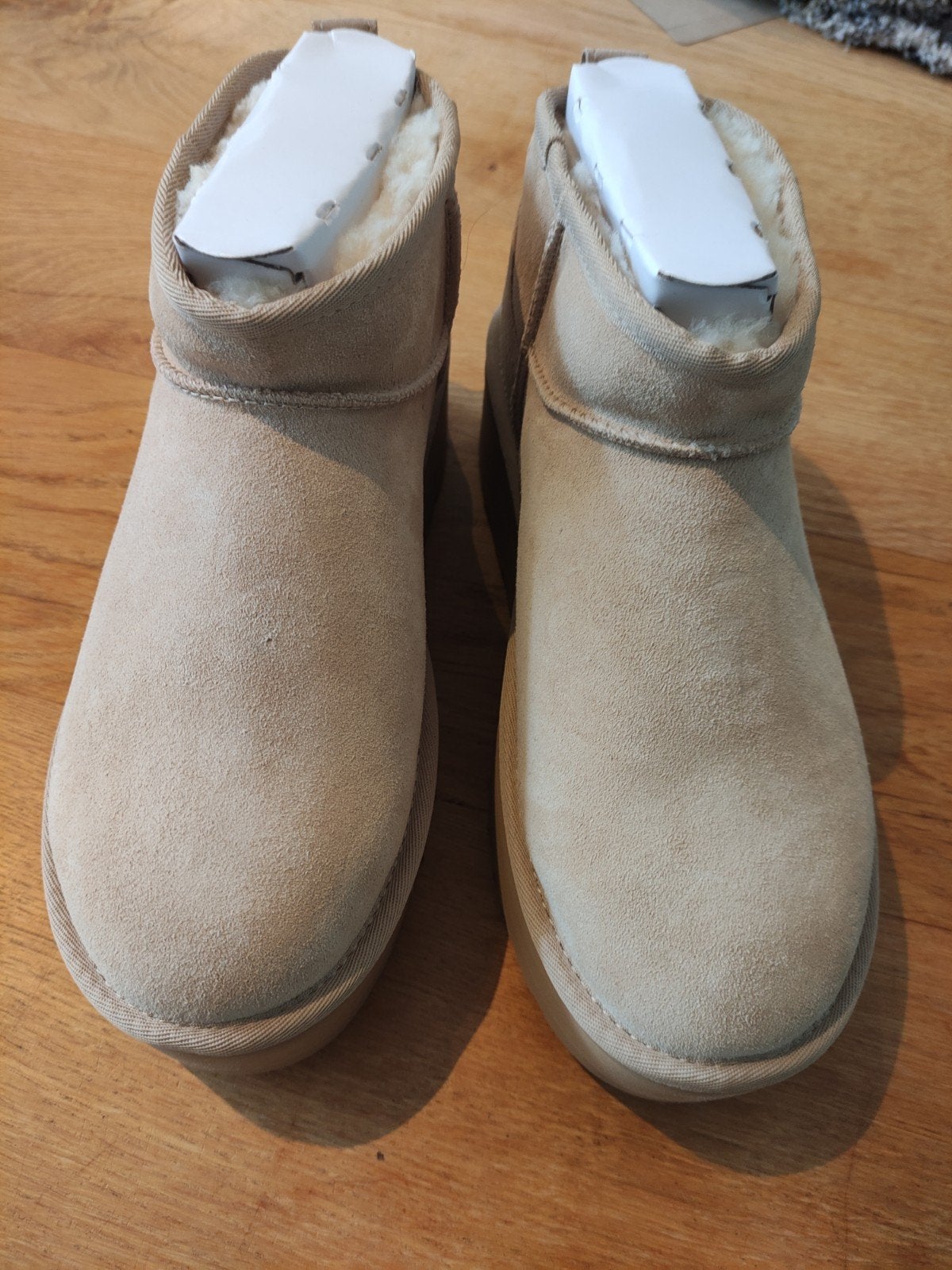Nieuwe UGG Classic Ultra Mini Platform Laarzen Maat 41, Kleding | Dames, Schoenen, Beige, Lage of Enkellaarzen, Nieuw, Ophalen of Verzenden
