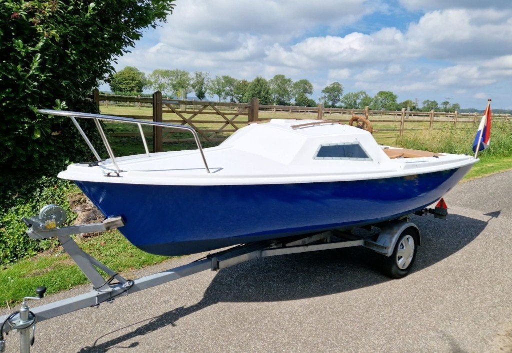 Vaarklare kajuitboot met 15PK Johnson en kanteltrailer, Overige merken, Gebruikt, 4 m, Kajuitboot