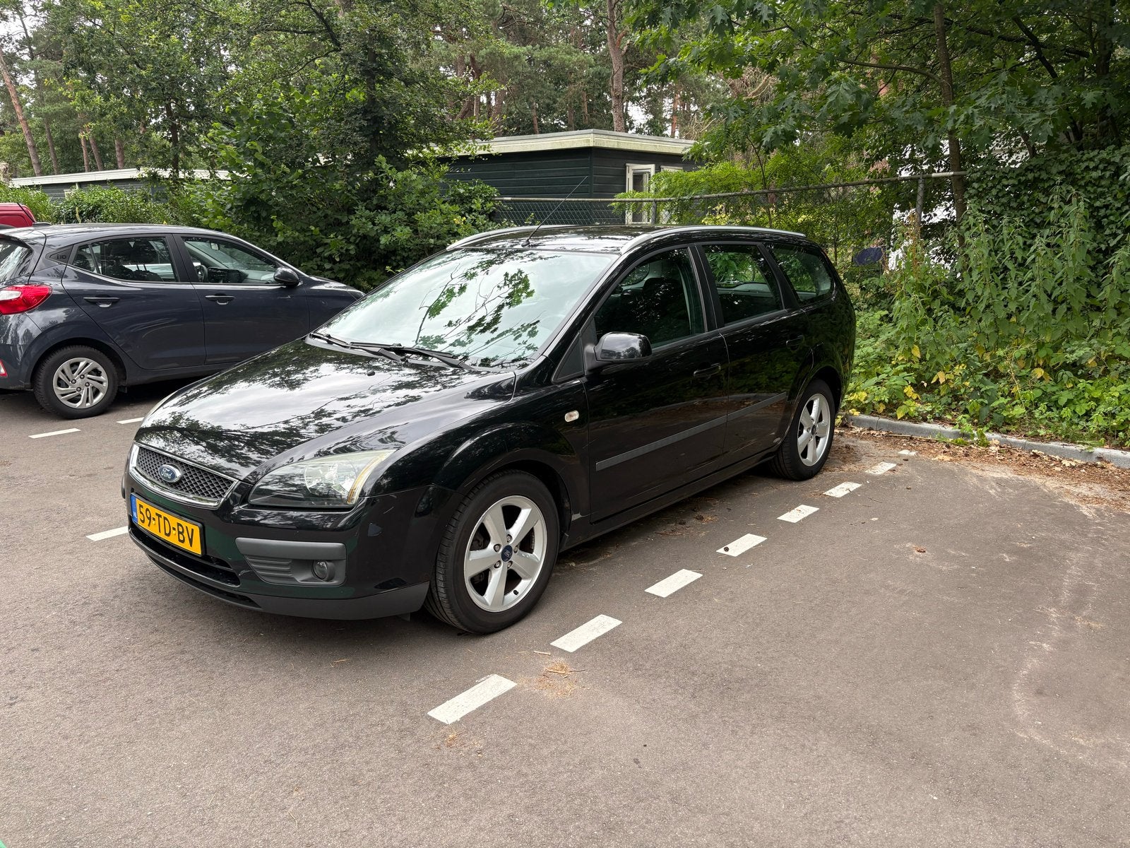 Ford Focus 1.6 Wagon 2006 Zwart NWE APK en distr. carplay, Auto's, Ford, 1596 cc, 4 cilinders, 635 kg, 100 pk