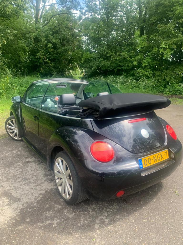 Volkswagen Beetle (Kever) Beetle 2004 met airco Zwart, Auto's, Volkswagen, Voorwielaandrijving, 1300 kg, 4 stoelen, Zwart