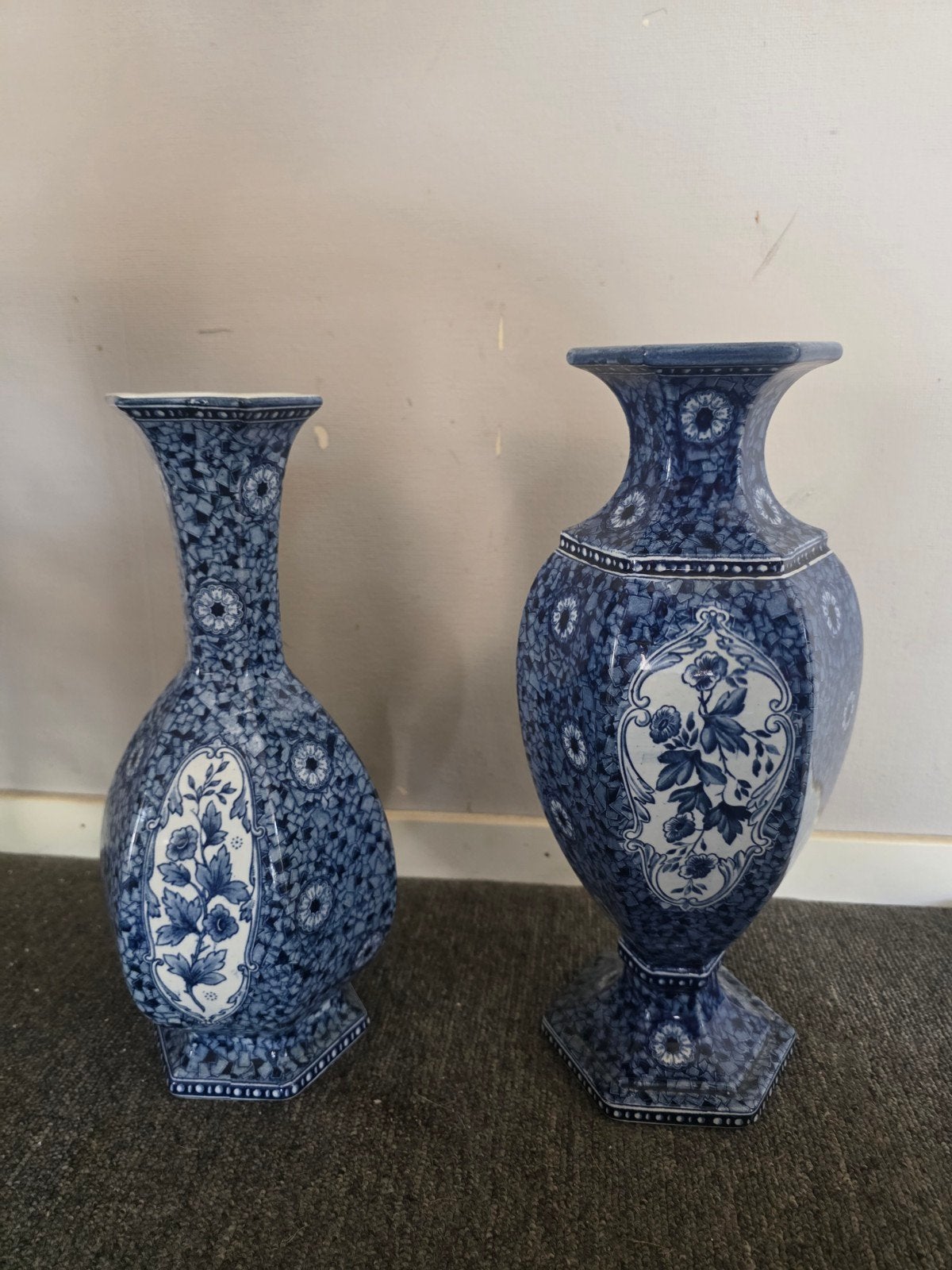 Set van 2 Petrus Regout & Co. Maastricht vazen, Antiek en Kunst, Antiek | Vazen, Ophalen