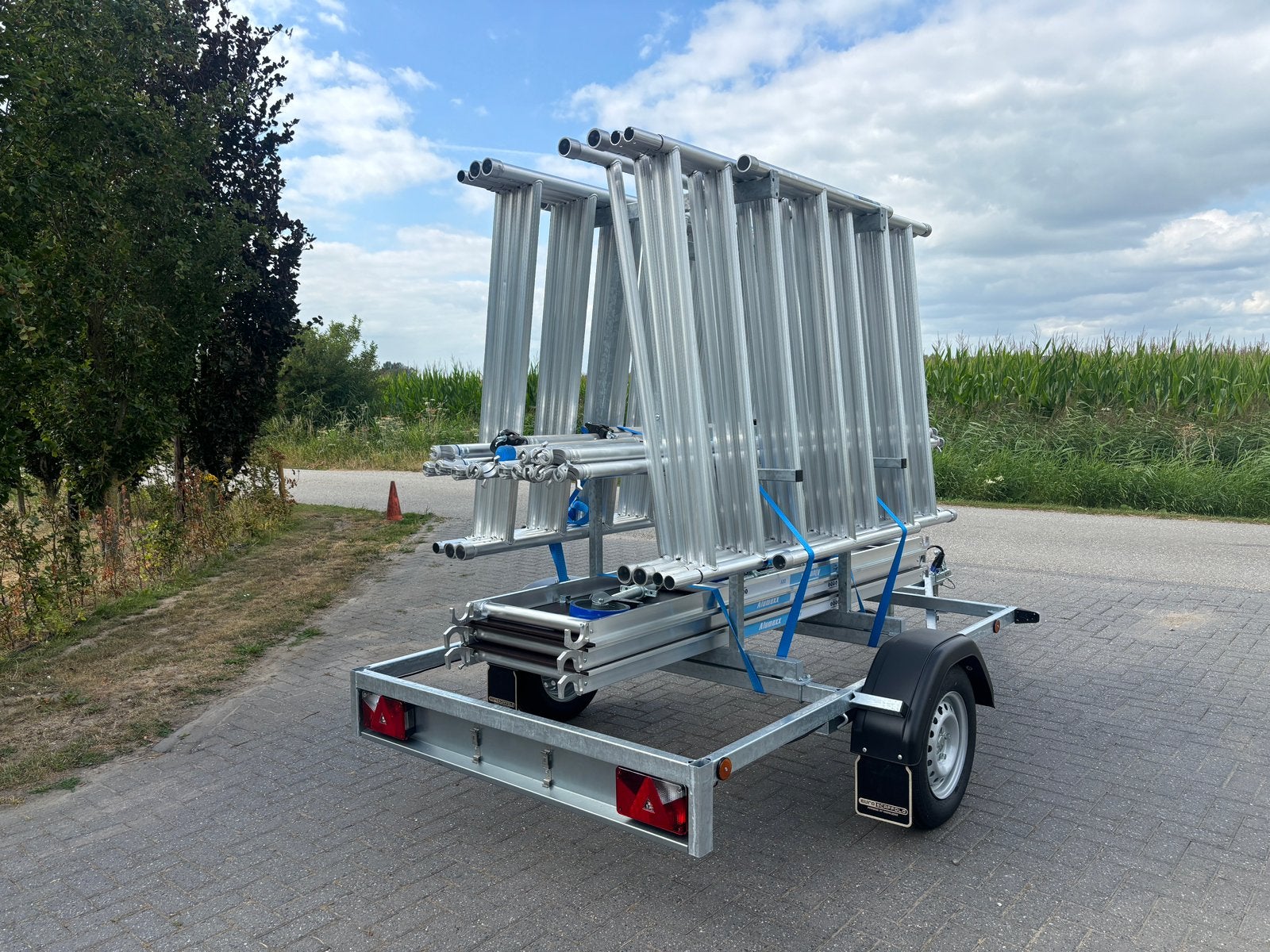 Euroscaffold aluminium rolsteiger 10m op steigertransporter, Doe-het-zelf en Verbouw, Steigers, Ophalen, Zo goed als nieuw, Rolsteiger of Kamersteiger