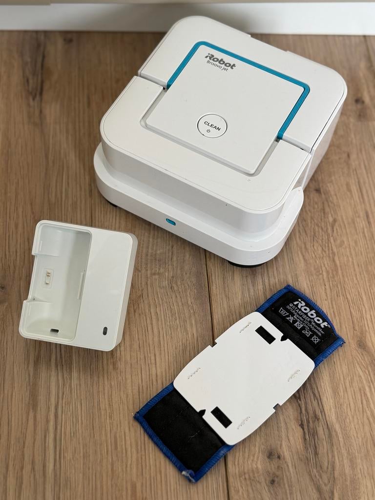 iRobot Braava Jet 250 dweilrobot, Ophalen, Gebruikt, Schrobmachine