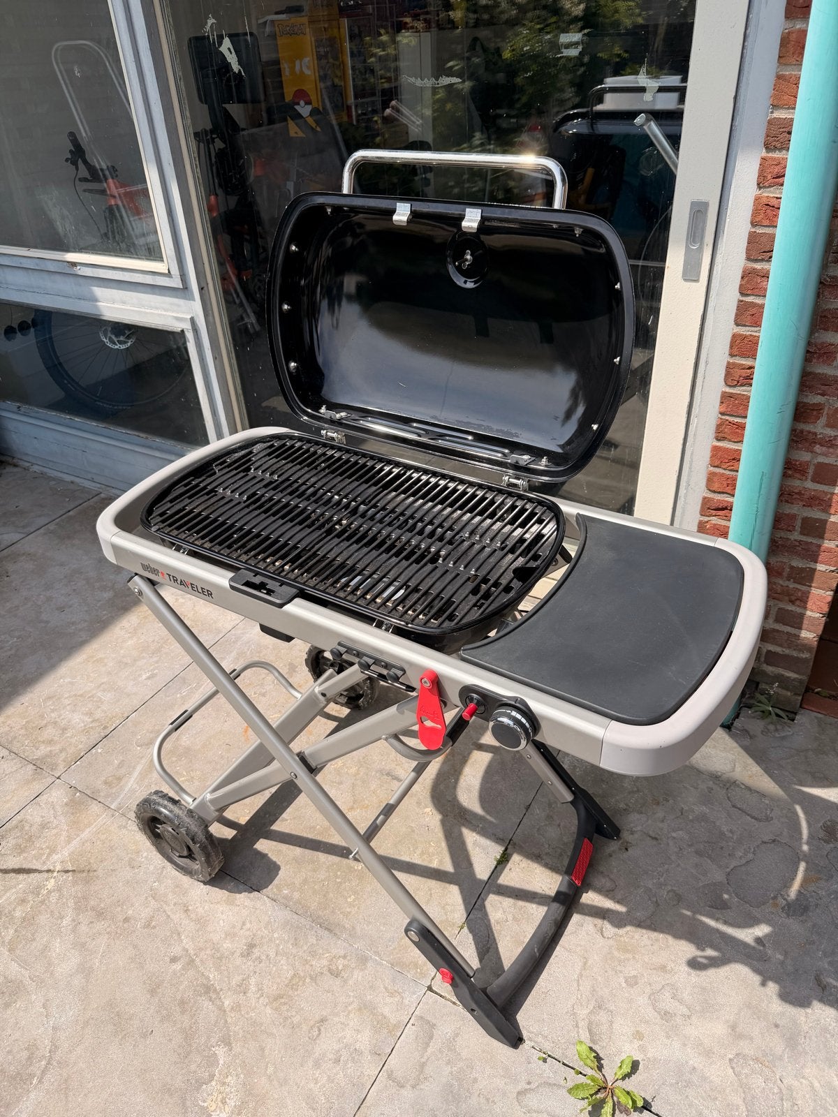 Weber Traveler Gasbarbecue - Compact en Draagbaar, Ophalen, Zo goed als nieuw