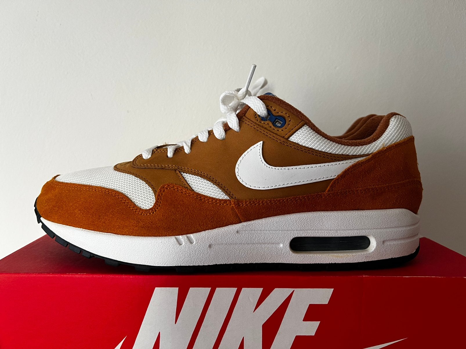 Nike Air Max 1 Premium Retro Curry 44,5, Kleding | Heren, Schoenen, Ophalen of Verzenden, Zo goed als nieuw, Overige kleuren