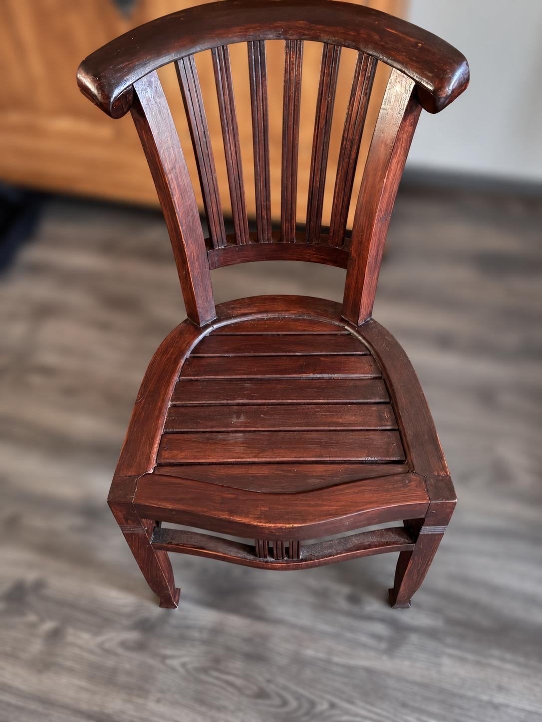 Foto 4 van Set van 6 houten eetkamerstoelen