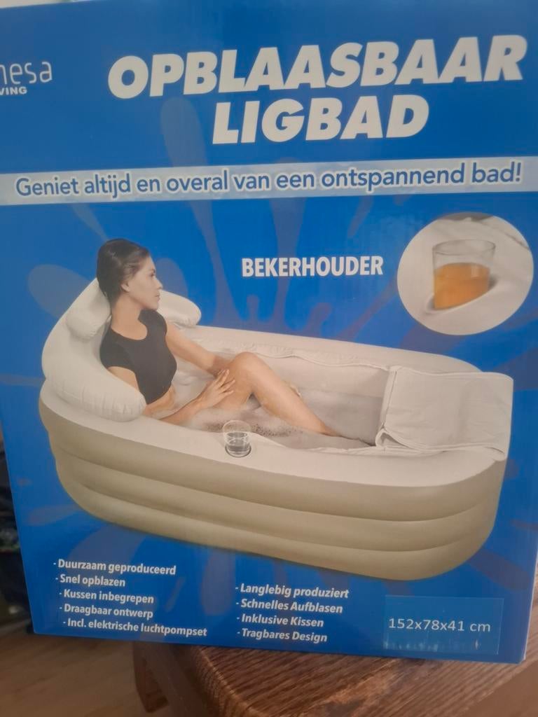 Opblaasbaar Ligbad met BekerhouderLuchtpomp. Alleen ophalen, Ophalen of Verzenden, Nieuw, Beige, Overige typen