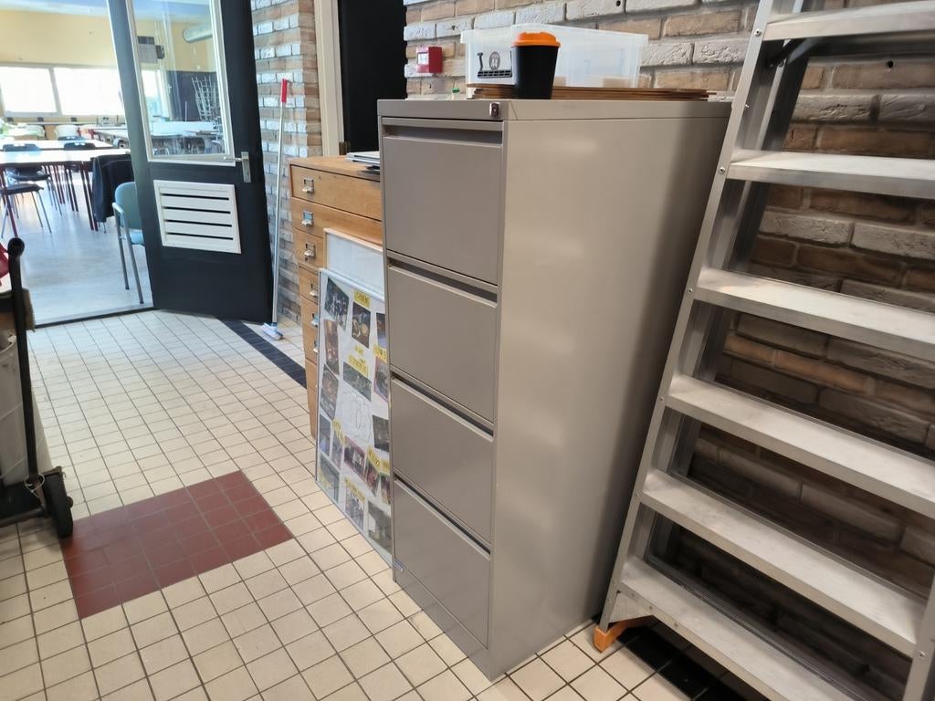 Grijze archiefkast met 4 lades, Huis en Inrichting, Kasten | Roldeurkasten en Archiefkasten, Ophalen, 50 tot 100 cm, Minder dan 100 cm