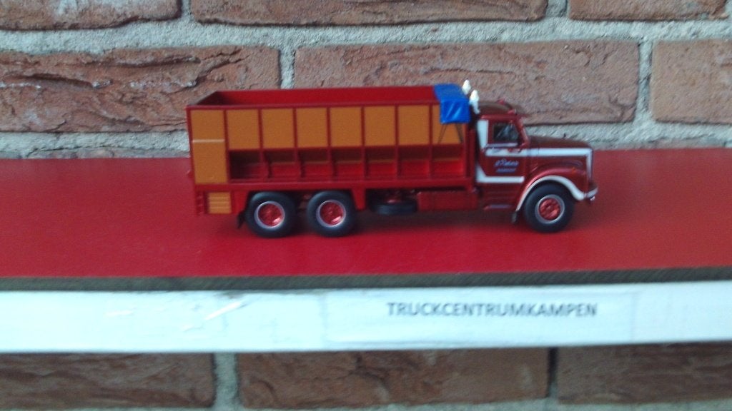 Tekno  Scania  L 56  van  J.  Peeters.