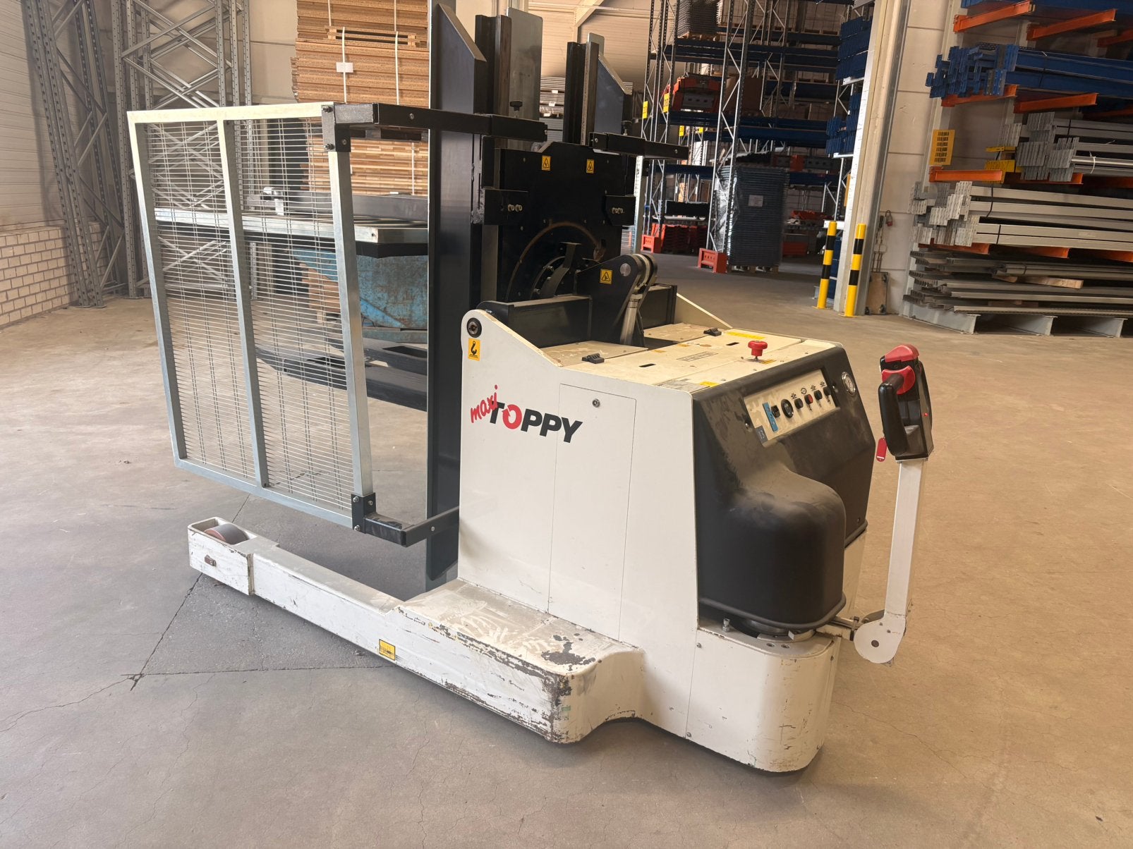 Mobiele palletwisselaar met nieuwe accu, Ophalen, Gebruikt