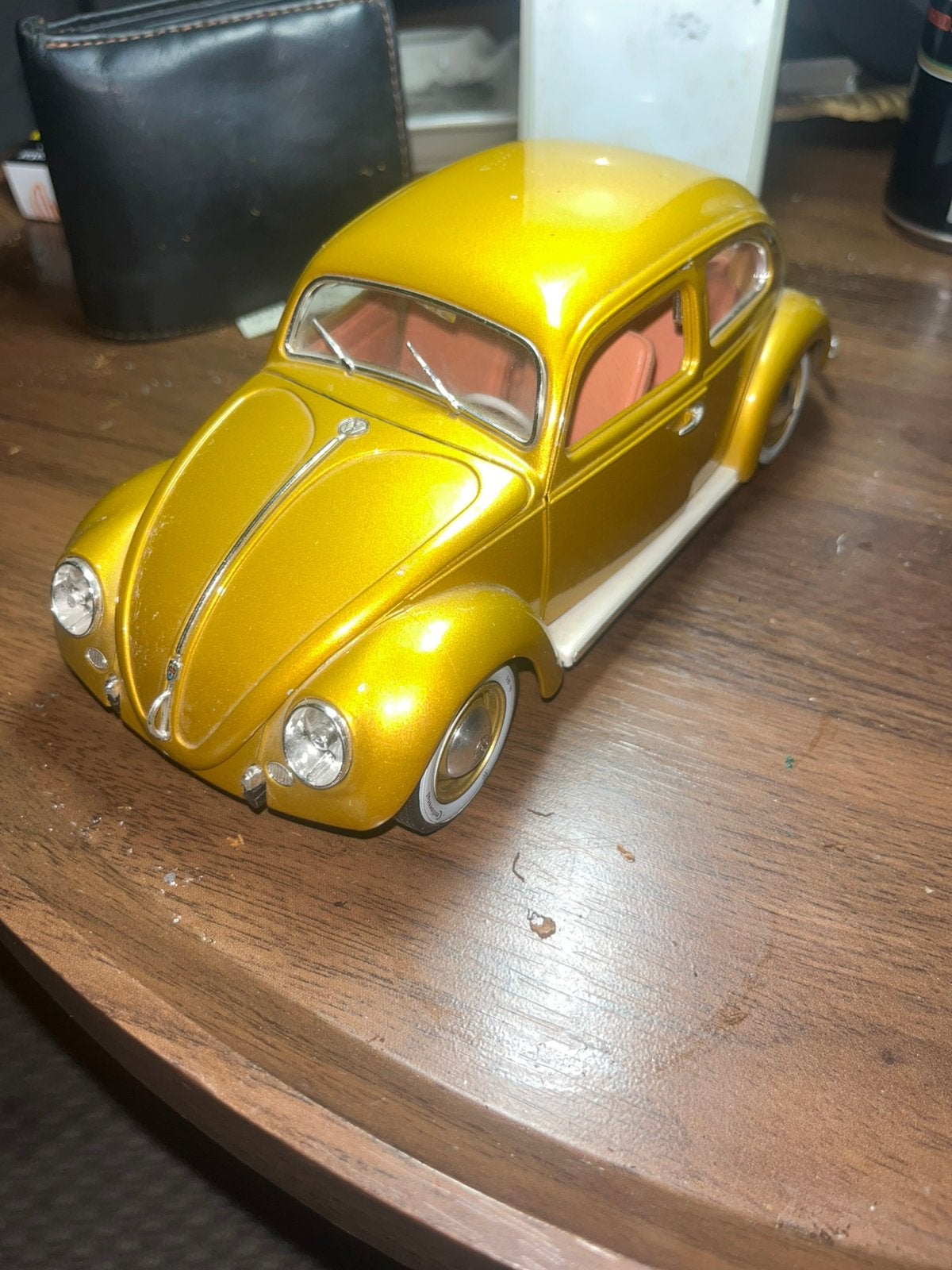 Jubileum uitgaven volkswagen beetle bburago, Hobby en Vrije tijd, Modelauto's | 1:18, Ophalen of Verzenden, Zo goed als nieuw