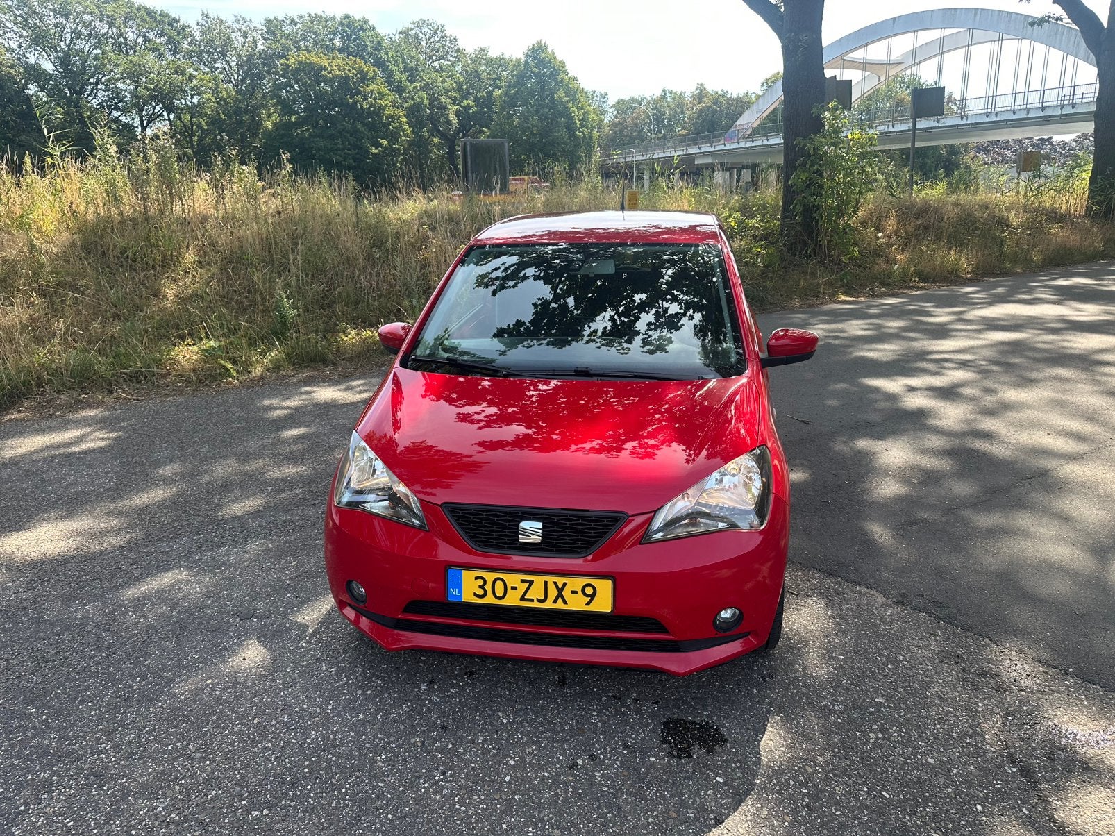 Seat Mii 1.0 55KW 2013 Rood, Auto's, Seat, Voorwielaandrijving, 74 pk, 4 cilinders, 840 kg
